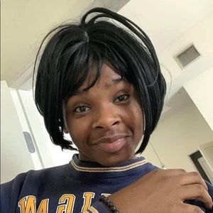 Meet your Posher, Tia